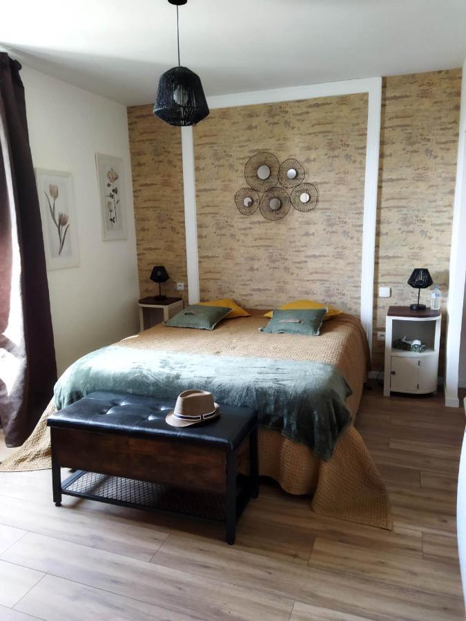 La Menardiere Serenitatis Chambre D'Hotes Petit Dejeuner Compris Corseul Екстериор снимка