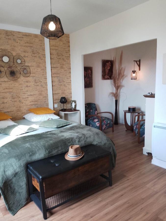 La Menardiere Serenitatis Chambre D'Hotes Petit Dejeuner Compris Corseul Екстериор снимка